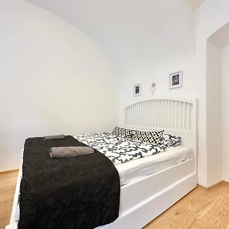 The Little Peaceful Retreat * Praga