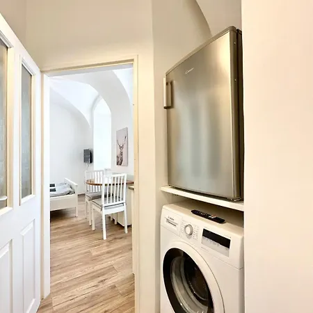 The Little Peaceful Retreat * Prag